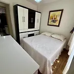 Apto A Poucos Mts Da Praia De Camboriu