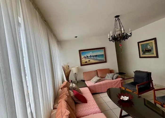Apto A Poucos Mts Da Praia De Camboriu